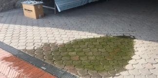 Nervi – Una fogna rotta accoglie i turisti sulla passeggiata a mare