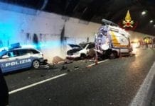 A12, si fermano per aiutare un automobilista e vengono travolti: grave dipendente di Autostrade