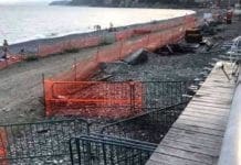 Voltri – Lavori sulla passeggiata in forte ritardo e spiaggia ancora trasformata in cantiere