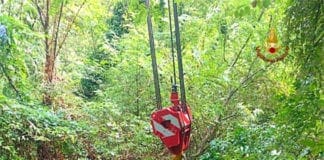 La Spezia – Perde il controllo dell’auto e finisce in una scarpata: salva 25enne