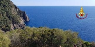 Portofino, sbaglia sentiero e resta bloccato su una sporgenza rocciosa: salvato grazie allo smartphone