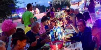 Vado Ligure, ai giardini Colombo la seconda edizione della Cena Colorata
