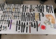 Principe – Polizia Locale ferma venditore di orologi contraffatti, connazionali tentano di impedire l’arresto