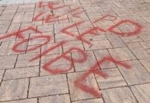 Scritte pro Foibe in piazza Martinez, individuata la responsabile