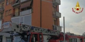 Appartamento in fiamme a Sarzana, salvata una persona