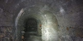 Rifugio anti-aereo dimenticato a Genova Pontedecimo rifugio anti aereo Genova Pontedecimo