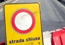 Maltempo Liguria, chiusa l’Aurelia ad Arenzano: traffico deviato in A10 strada chiusa cantiere cartello