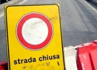 strada chiusa cantiere cartello