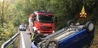 Genova, auto ribaltata in via superiore di Premanico, si cerca il conducente auto ribaltata Davagna