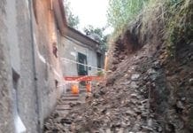Oregina – Frana in via dei Cinque Santi, strada bloccata oregina via cinque santi frana