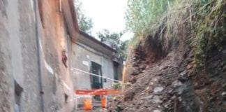 Oregina – Frana in via dei Cinque Santi, strada bloccata oregina via cinque santi frana