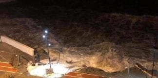 Maltempo in Liguria – Ora fa paura anche il mare, a Vado crolla la passeggiata vado Ligure passeggiata mareggiata
