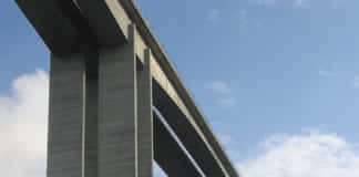 Masone, 35enne si uccide lanciandosi dal viadotto della A26 viadotto autostradale