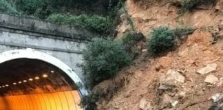 Maltempo in Liguria – Frana blocca l’Aurelia, autostrada gratis tra Rapallo e Chiavari chiavari frana Aurelia zoagli