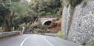 Maltempo in Liguria – Aurelia bloccata tra Chiavari e Zoagli frana Zoagli
