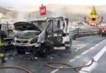 Autostrada A7, furgone in fiamme all’altezza di Busalla – FOTO