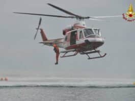 Ventimiglia, ancora ricerche per i ragazzi scomparsi in mare elicottero vigili fuoco soccorso mare