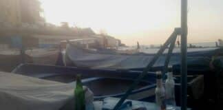 Maxi festa “botellon” a Priaruggia, spiaggia piena di bottiglie rotte priaruggia bottiglie spiaggia