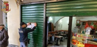 Centro Storico, risse e spaccio: Questore chiude un bar in Sottoripa