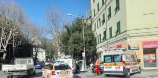 Sestri Ponente, auto contro moto in via Soliman