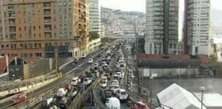 Genova, Sopraelevata vietata a scooter e moto per vento forte, chiusi parchi e cimiteri strada Sopraelevata Aldo Moro Genova