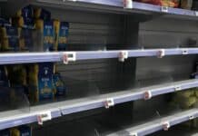 Coronavirus – L’emergenza fa svuotare gli scaffali dei supermercati scaffali vuoti supermercati
