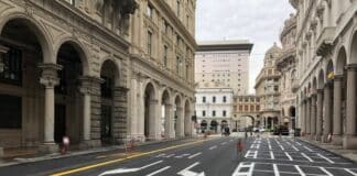 Piazza De Ferrari – Proseguono i lavori di riasfaltatura via petrarca senza posteggi moto