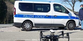 Coronavirus – A Genova arrivano i droni contro i “furbetti della passeggiata” – VIDEO droni poliziotto coronavirus