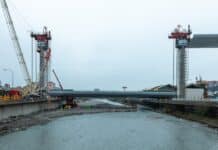 Ponte per Genova – Terminato il sollevamento della campata da 100 metri