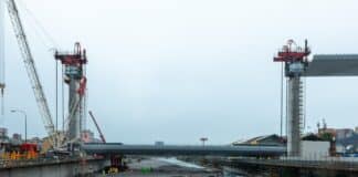 Ponte per Genova – Terminato il sollevamento della campata da 100 metri