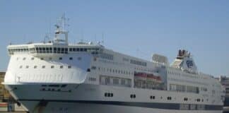 Coronavirus – La nave ospedale attraccherà alle Stazioni Marittime Splendid GNV traghetto