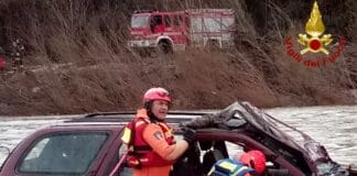 Borghetto Vara, auto senza conducente finisce nel fiume