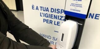 Coronavirus – Scuole aperte da mercoledì ma solo se arriveranno i dispenser igienizzanti dispenser igienizzante, distributore