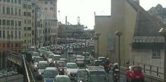 Sopraelevata bloccata in direzione Ponente per traffico in ingresso su autostrada bloccata sopraelevata