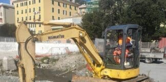 Voltri – Partiti i lavori per il recupero della Piscina Mameli voltri ruspa cantiere piscina Mameli
