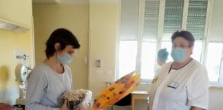 Uova di pasqua e fiori, l’onda di solidarietà che ha travolto il Gaslini – FOTO