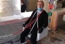 Emergenza Coronavirus – Acconciatori ed estetiste, 1600 imprese a rischio solo a Genova parrucchiere incatenato coronavirus