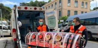 Coronavirus – Nuova barella isolante per la Pubblica Assistenza di Molassana barella contenimento infezione coronavirus