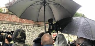 Ponte per Genova – Agenzie di Stampa disertano evento: manca rispetto norme sicurezza Covid giornalisti accalcati ponte per G