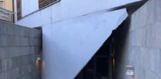 Genova – Crolla parte del soffitto della Scuola elementare Garaventa Garaventa don Gallo scuola elementare crollo