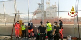Multedo – Pescatore cade sugli scogli e si ferisce, soccorso dai Vigili del Fuoco