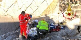 Sturla – Cade sugli scogli e sviene, grave 50enne