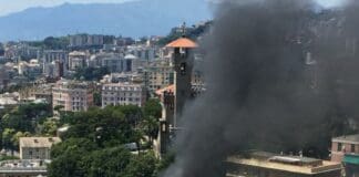 Castelletto – Bus in fiamme in corso Firenze, strada chiusa