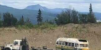 Into the Wild – Portato via in Alaska il Magic Bus di Christopher McCandless Into the wild magic bus