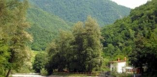 Lago di Vobbietta non balneabile e pericoloso ma sui siti è “meta consigliata” lago di Savio Vobbietta