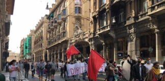Scuola – Manifestazione in Centro, via XX settembre bloccata dal corteo manifestazione scuola via XX settembre genova