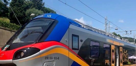 Frana Arenzano, sospesa la circolazione dei treni per l’esplosione del masso treno Pop