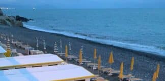 Vesima – La spiaggia comunale non ha paura delle mareggiate e del coronavirus? spiaggia Vesima