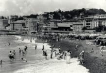 Foto storiche di Genova – Il Comune apre l’archivio pubblico per Viaggio in Italia Pegli foto storica spiaggia