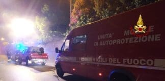 Fumo da un’autorimessa di via Rossetti, intervento dei Vigili del Fuoco – FOTO
